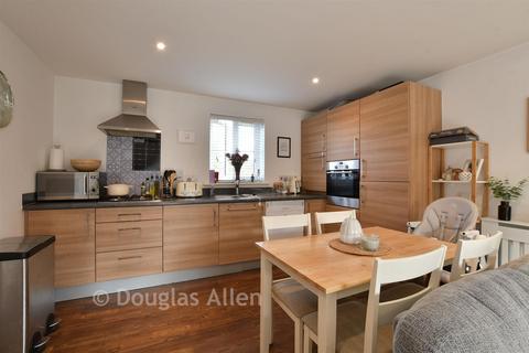 2 bedroom ground floor flat for sale, Blenheim Square, Epping CM16