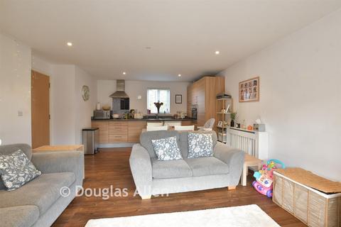 2 bedroom ground floor flat for sale, Blenheim Square, Epping CM16