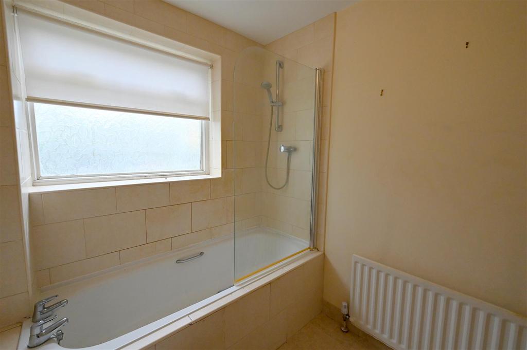 Bathroom 1.JPG