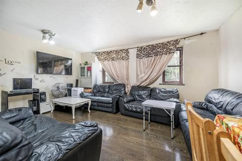 2 bedroom flat for sale, Somerset Gardens, Creighton Road, London
