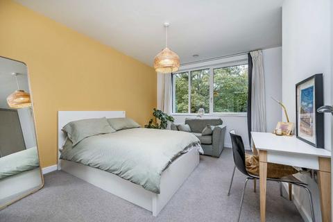 undefined, Cornforth Lane, London NW7