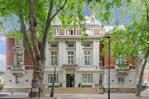 undefined, Rosebery Avenue, London EC1R