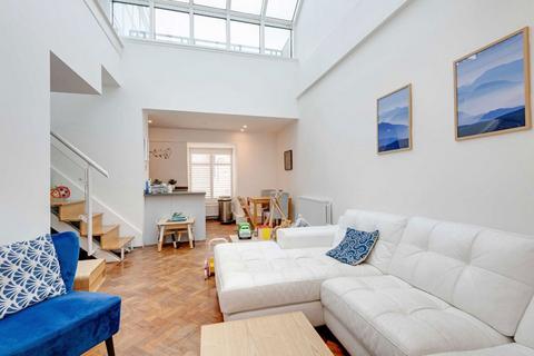 undefined, Rosebery Avenue, London EC1R