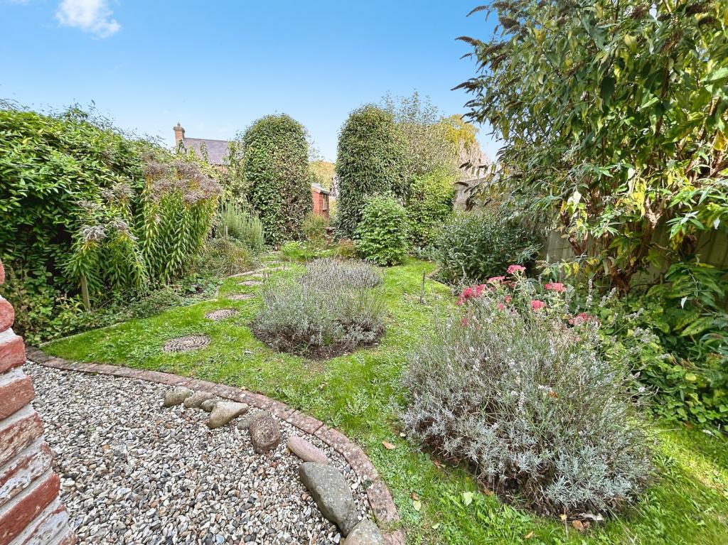 End Terrace Town House