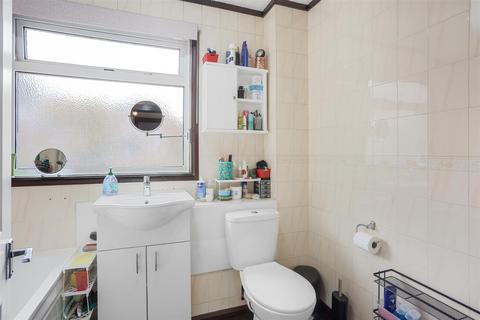 undefined, Chiswick Close, Croydon
