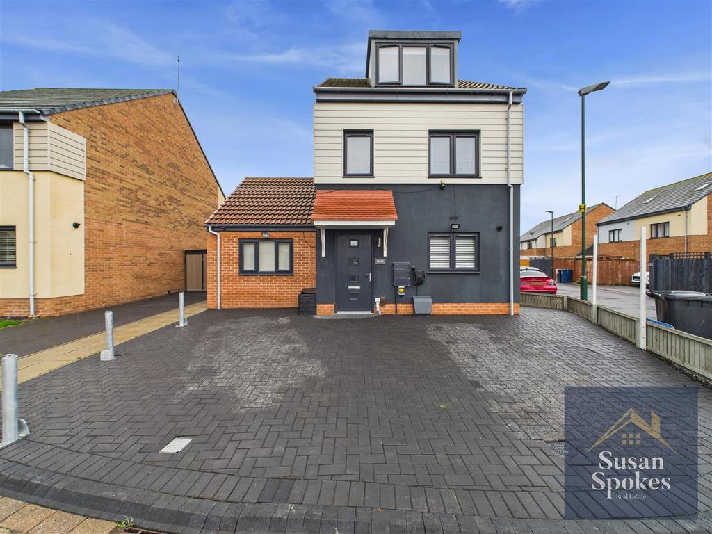 CAM01858 G0-PR0188-STILL026.jpg