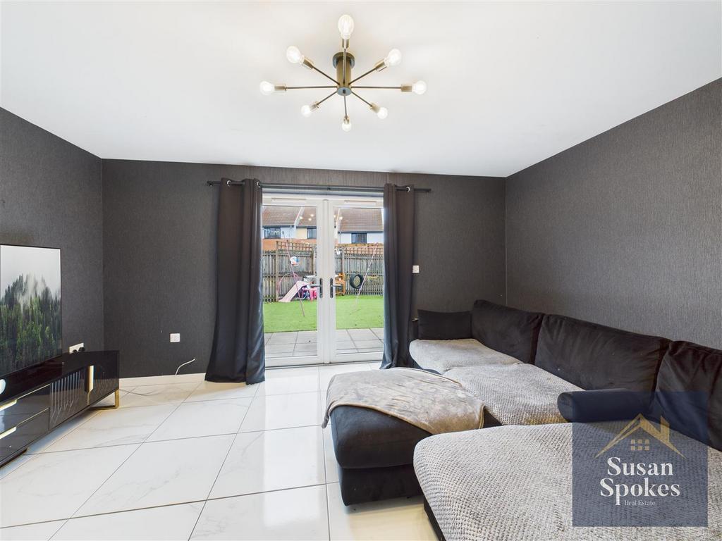 CAM01858 G0-PR0188-STILL021.jpg