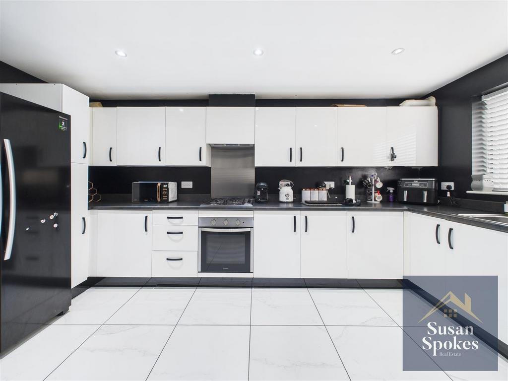 CAM01858 G0-PR0188-STILL016.jpg