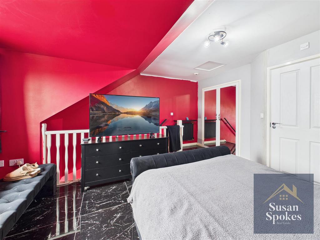 CAM01858 G0-PR0188-STILL005.jpg