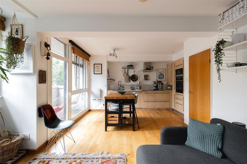 Keeling House, E2