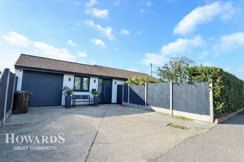 3 bedroom detached bungalow for sale, Meadow Rise, Hemsby