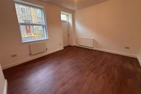 4 bedroom terraced house to rent, Union Street, Lindley, Huddersfield, HD3