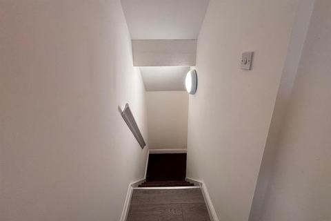 4 bedroom terraced house to rent, Union Street, Lindley, Huddersfield, HD3
