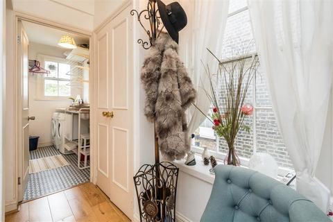 1 bedroom flat for sale, Lewisham Way, London SE14