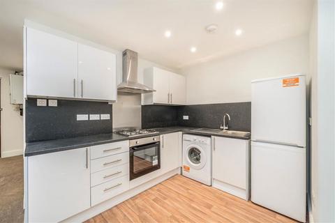 2 bedroom flat to rent, New Cross Road, London SE14