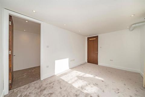 2 bedroom flat to rent, New Cross Road, London SE14