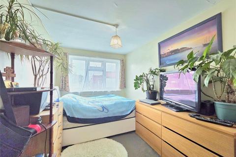 2 bedroom maisonette for sale, Manor Close, Walthamstow E17