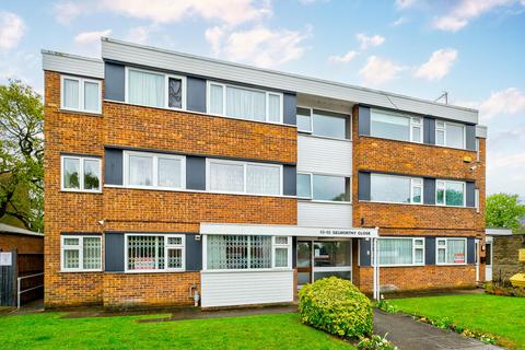 2 bedroom flat to rent, Selworthy Close, Wanstead