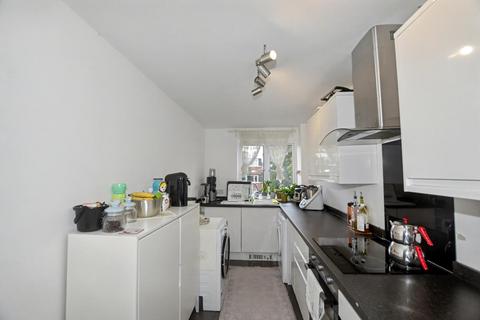 2 bedroom flat to rent, Selworthy Close, Wanstead