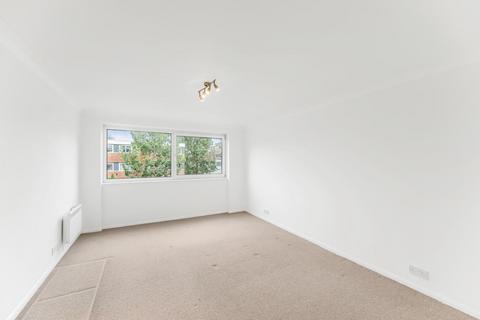 2 bedroom flat to rent, Selworthy Close, Wanstead