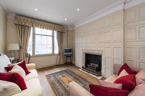1 bedroom flat to rent, Brompton Square, Knightsbridge, London, SW3