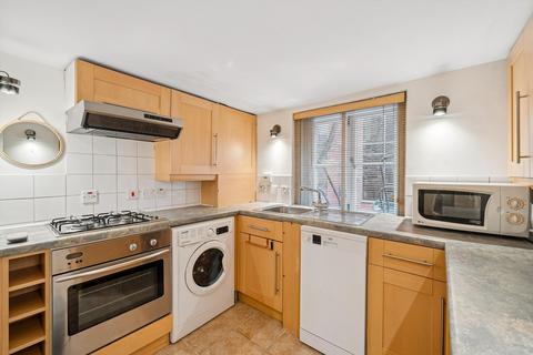 1 bedroom flat to rent, Brompton Square, Knightsbridge, London, SW3