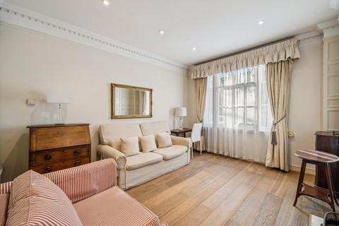 1 bedroom flat to rent, Brompton Square, Knightsbridge, London, SW3