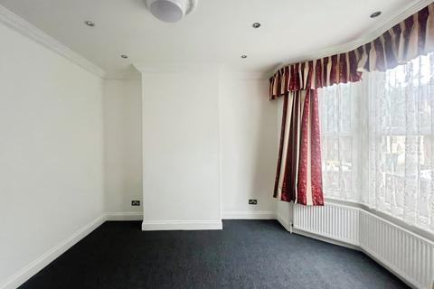 4 bedroom terraced house to rent, Courtland Road, East Ham, London