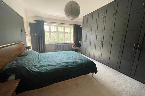 6 bedroom semi-detached house for sale, Salisbury Road, Carshalton, SM5