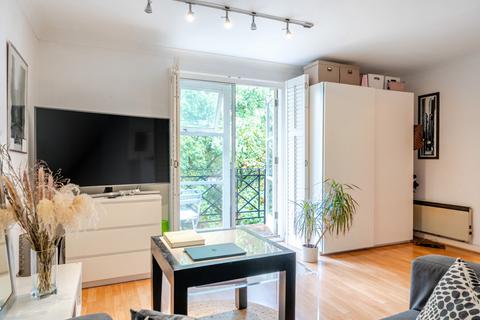 undefined, Brompton Park Crescent, London