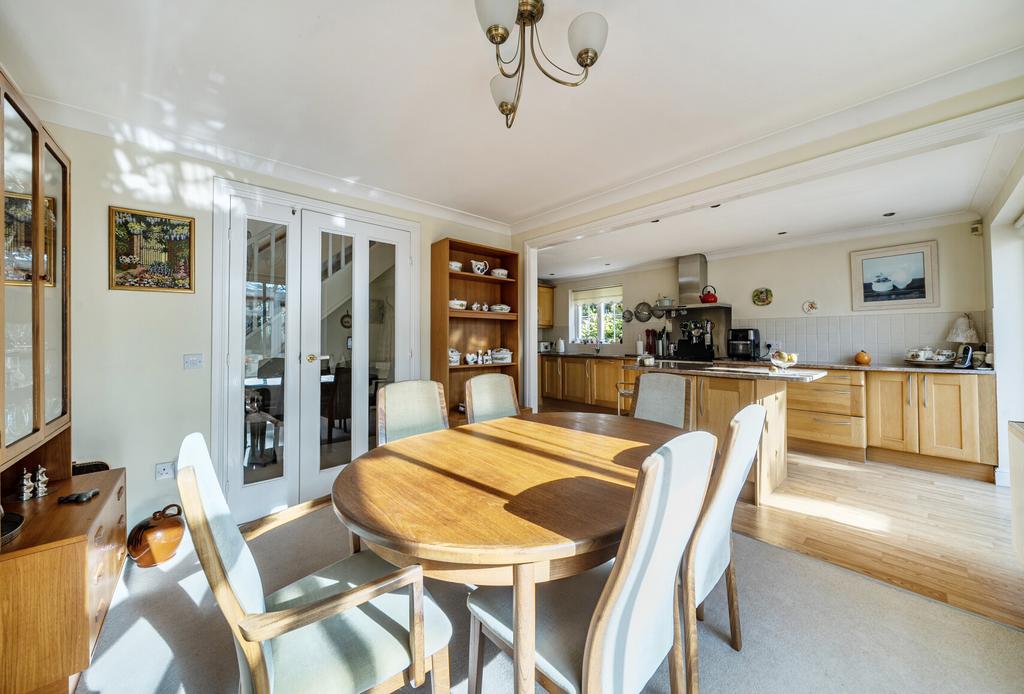 1371251-6-68f8c92...