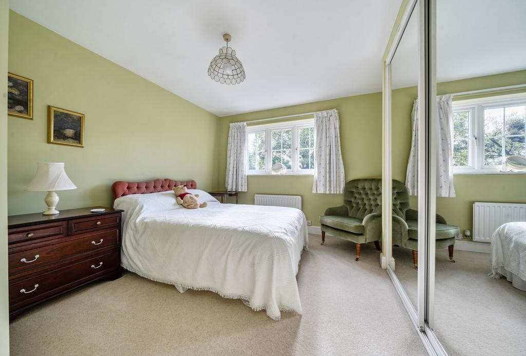 1371251-12-68f8c9...