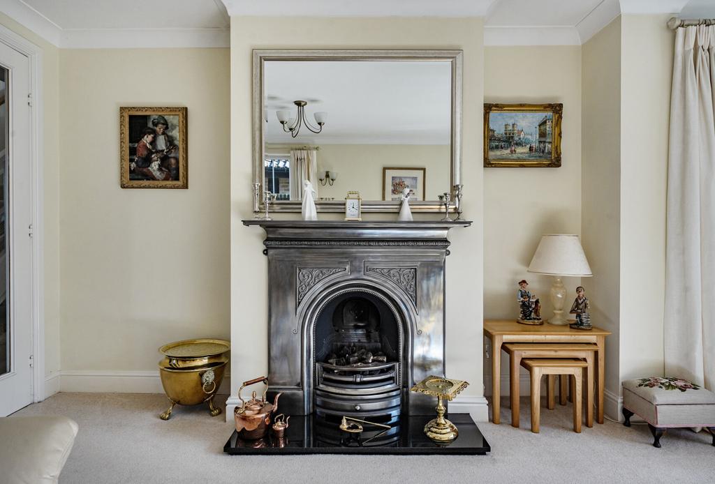 1371251-2-68f8c8f...