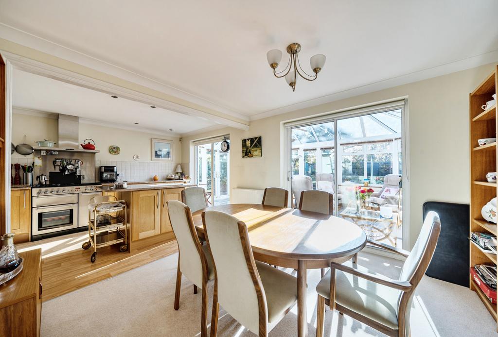 1371251-7-68f8c92...