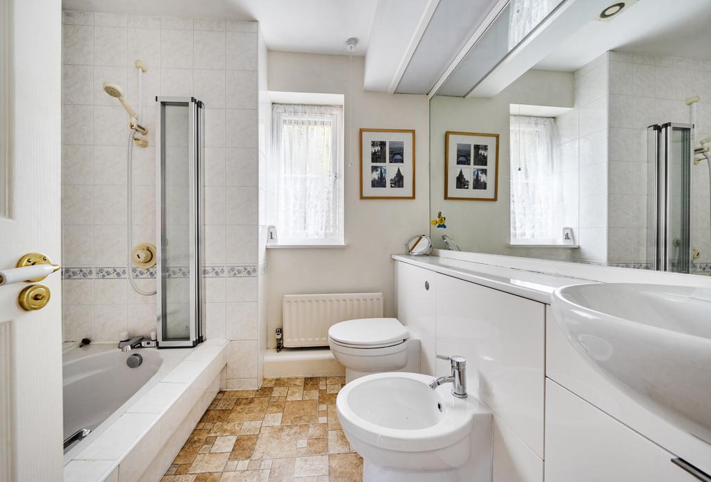 1371251-15-68f8c9...