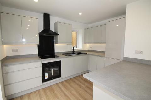 undefined, Celynen Close, Newbridge NP11