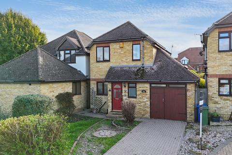 3 bedroom detached house to rent, Ethelbert Road, Faversham, ME13