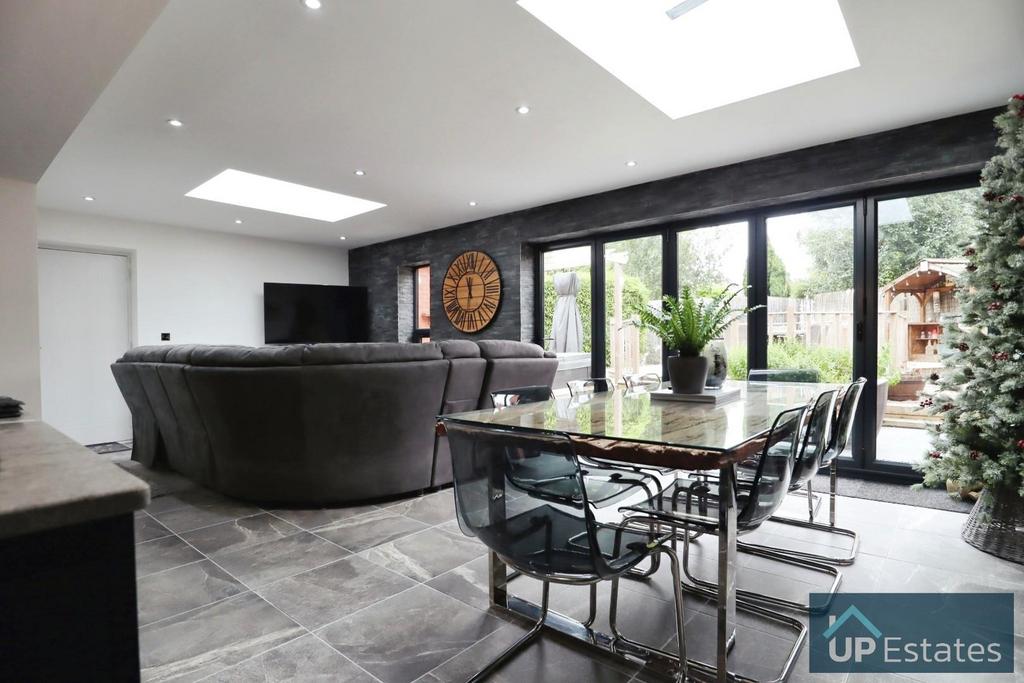 Dining/ seating area