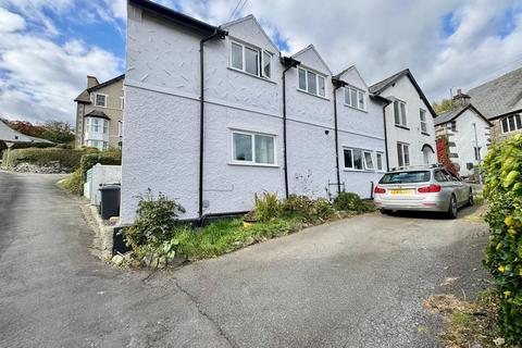 undefined, Trefriw