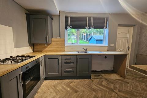 2 bedroom semi-detached house to rent, Somerfield Road, Manchester