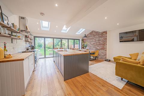 4 bedroom semi-detached house for sale, Tilehouse Green Lane, Knowle, B93