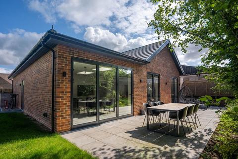 3 bedroom detached bungalow for sale, St. Neots Road, Hardwick, CB23