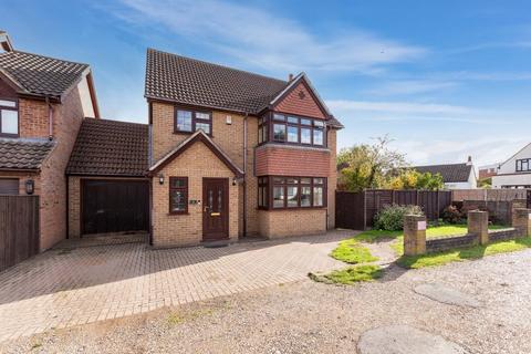 undefined, Camm Cottages, Colnbrook SL3