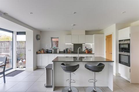 4 bedroom detached house for sale, Gillon Way, Saffron Walden CB10