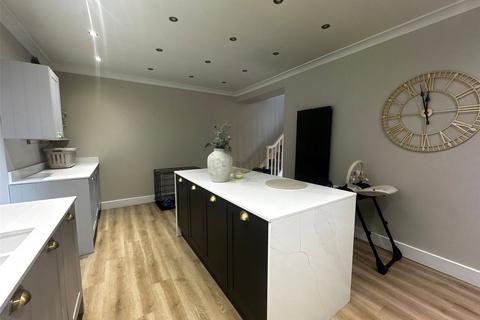 4 bedroom end of terrace house for sale, Prospect Place, Pembroke Dock, Pembrokeshire, SA72