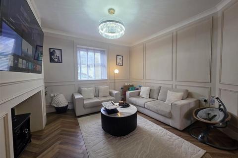 4 bedroom end of terrace house for sale, Prospect Place, Pembroke Dock, Pembrokeshire, SA72
