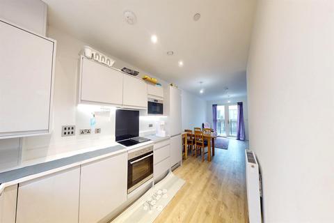 2 bedroom apartment to rent, Luctons Close, Loughton, IG10
