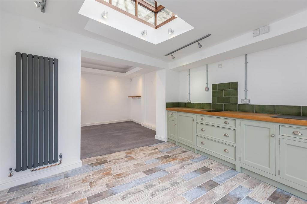 Bondgate 3 Studio Apartment-6.jpg