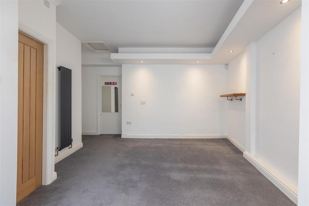 Bondgate 3 Studio Apartment-3.jpg