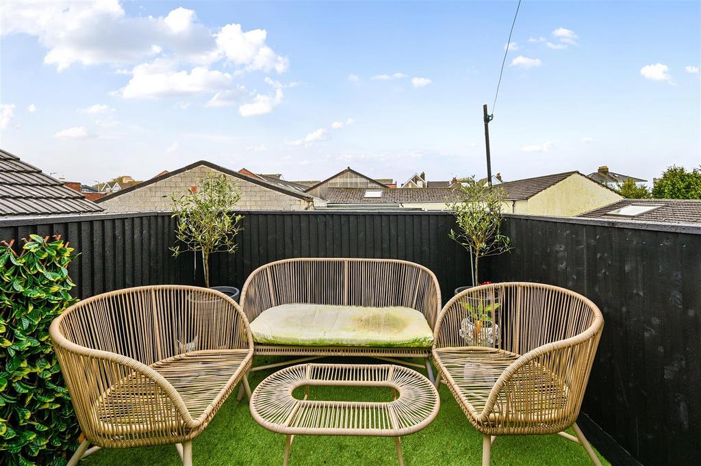 74 WINDSOR ROAD - TN393 PE (11).jpg